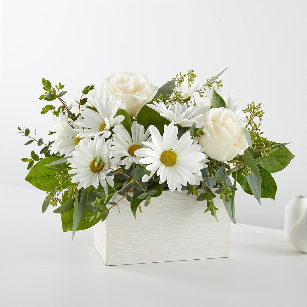 Fresh Linen Box Bouquet – BROWN'S FLOWERS & GIFTS, Fircrest WA