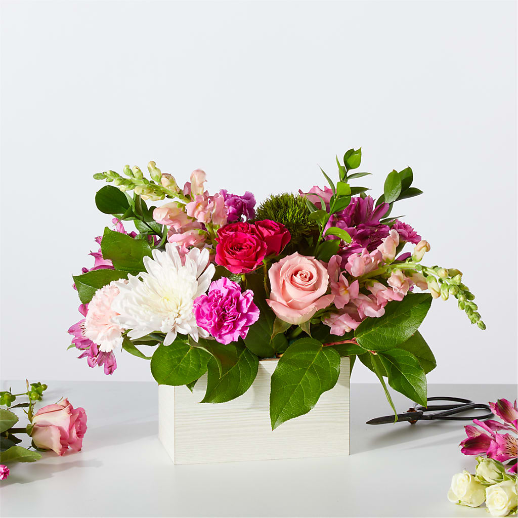 Sweetberry Box – A Florist Original – BROWN'S FLOWERS & GIFTS, Fircrest WA