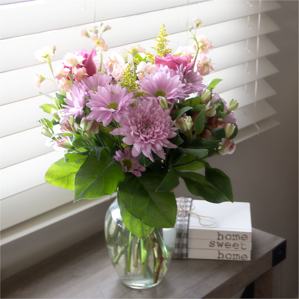 Pastel Tradition - A Florist Original – BROWN'S FLOWERS & GIFTS, Fircrest WA