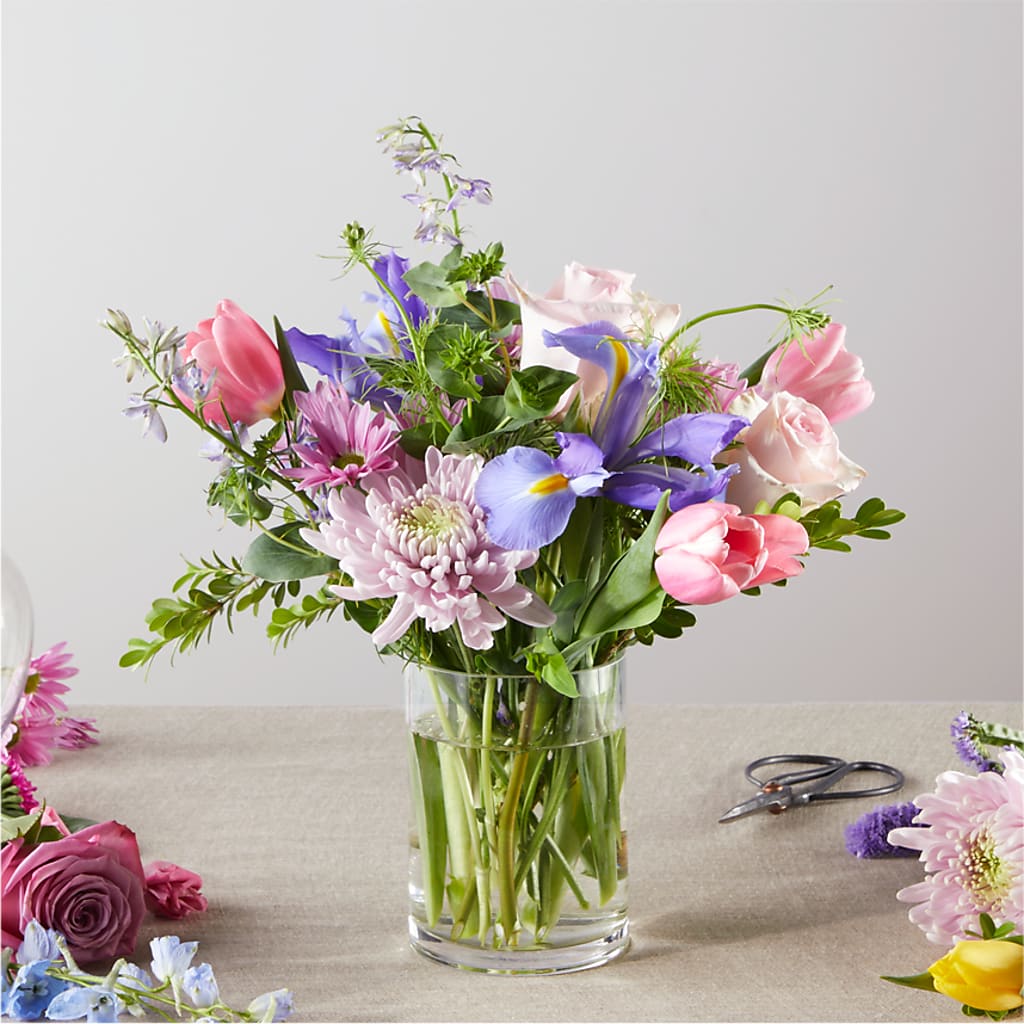 Pastel Tradition - A Florist Original – BROWN'S FLOWERS & GIFTS, Fircrest WA