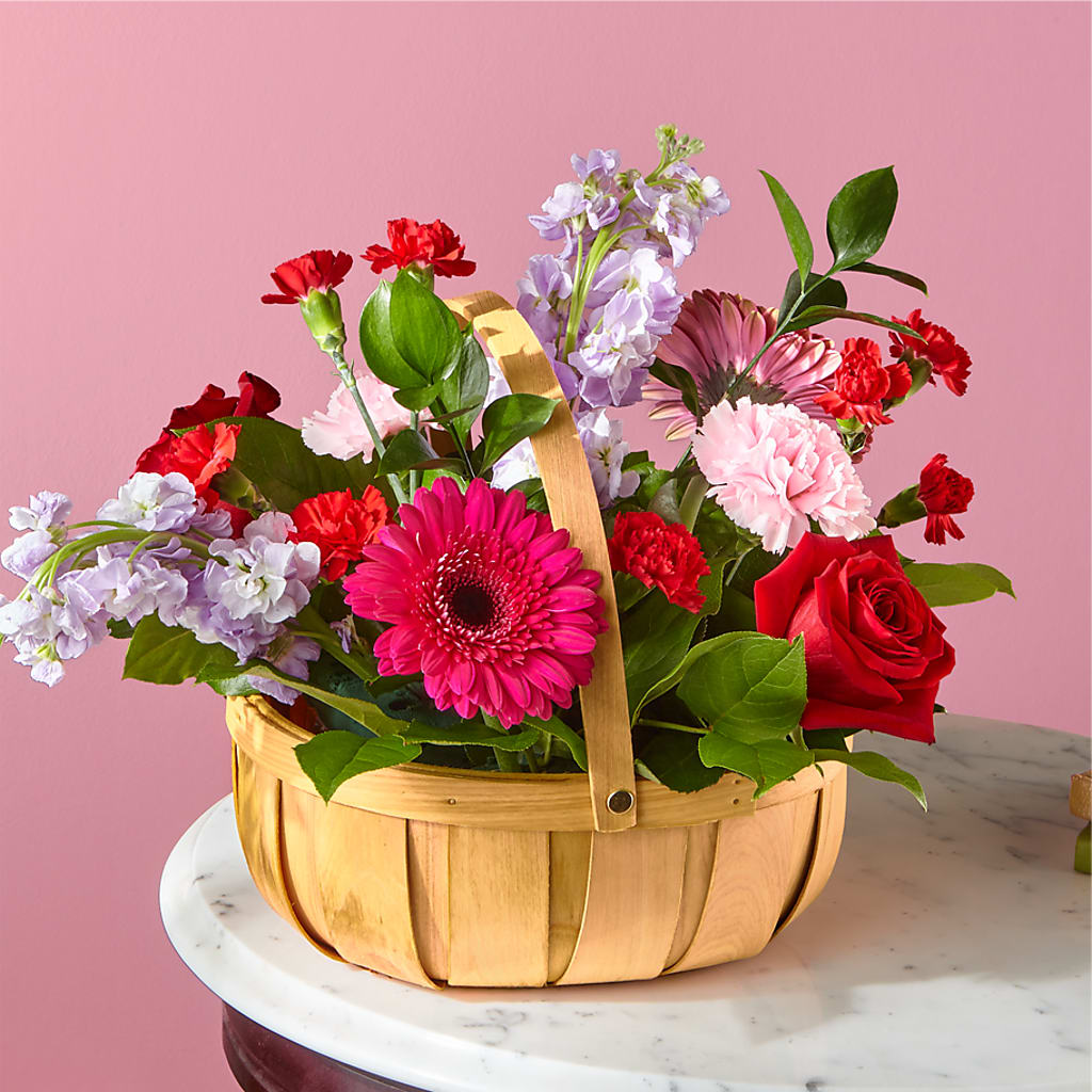 Pink Picnic Basket – BROWN'S FLOWERS & GIFTS, Fircrest WA