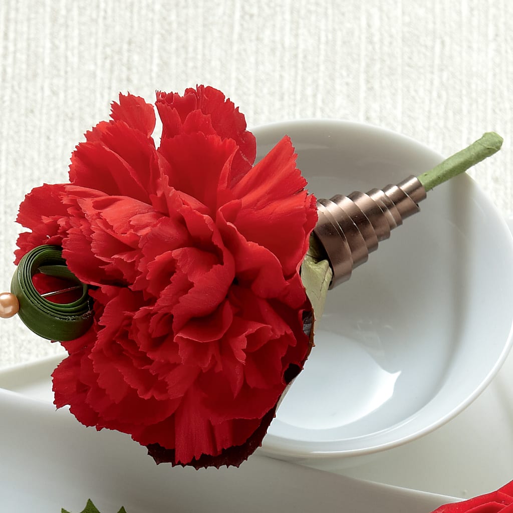 Red Carnation Boutonniere – BROWN'S FLOWERS & GIFTS, Fircrest WA