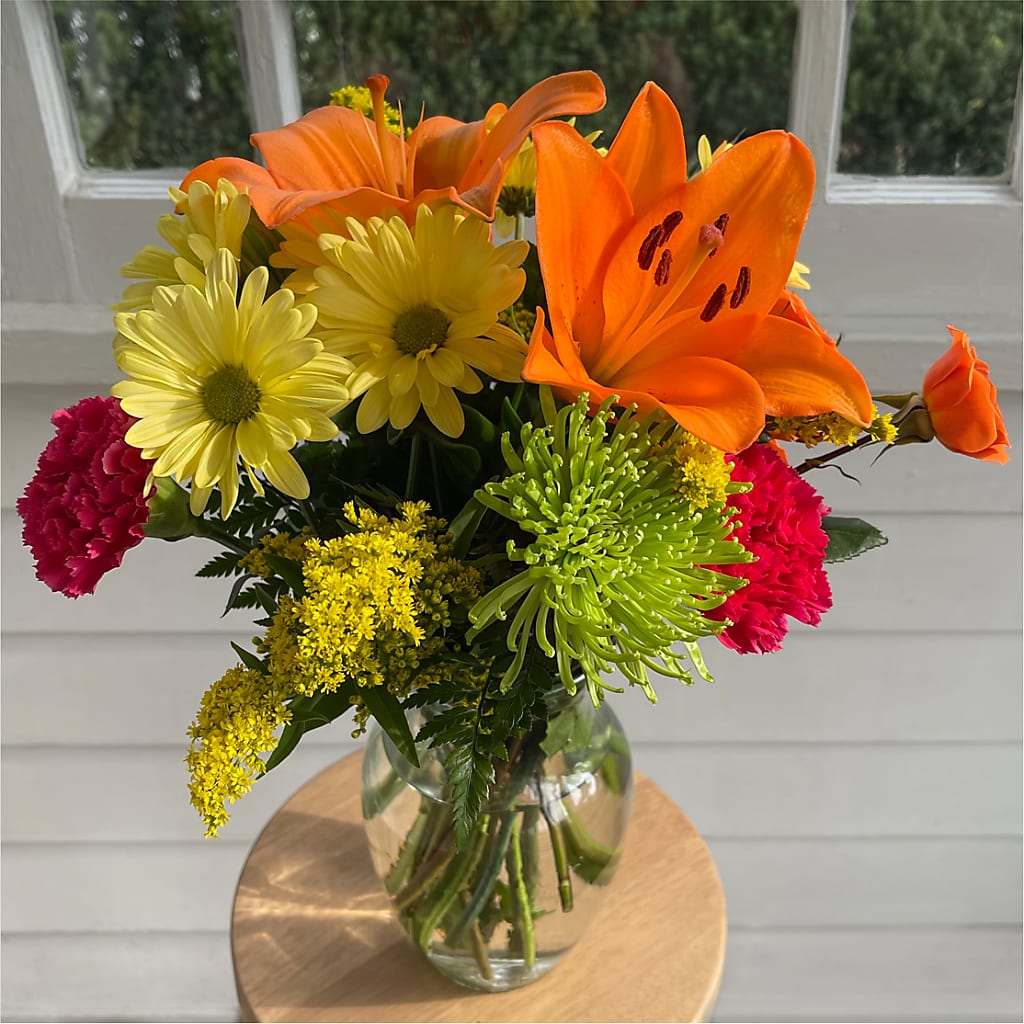 Bold & Bright – A Florist Original – BROWN'S FLOWERS & GIFTS, Fircrest WA