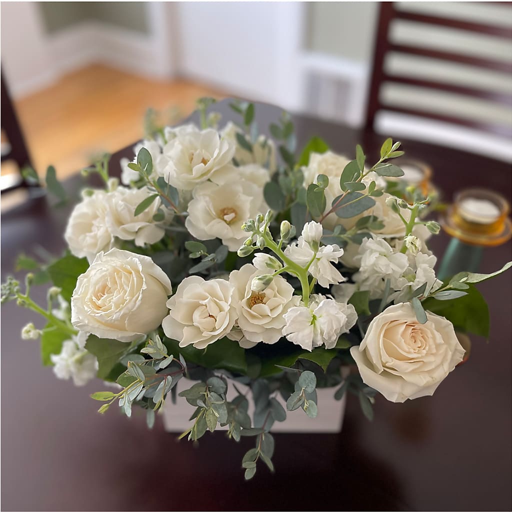 Fresh Linen Box Bouquet – BROWN'S FLOWERS & GIFTS, Fircrest WA