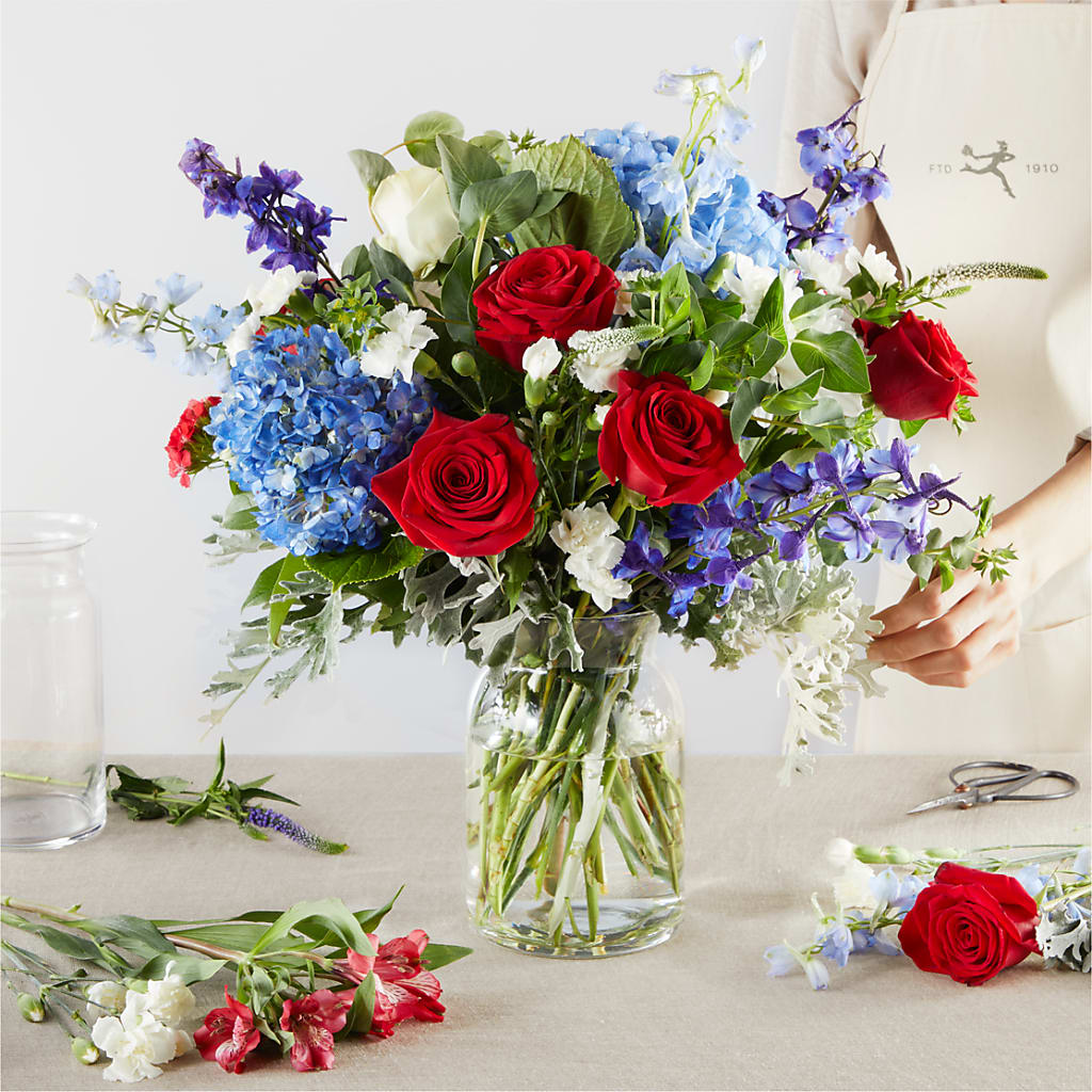 Star Spangled - A Florist Original – BROWN'S FLOWERS & GIFTS, Fircrest WA