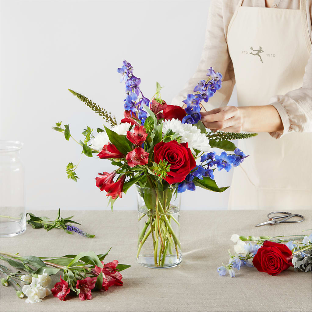 Star Spangled - A Florist Original – BROWN'S FLOWERS & GIFTS, Fircrest WA
