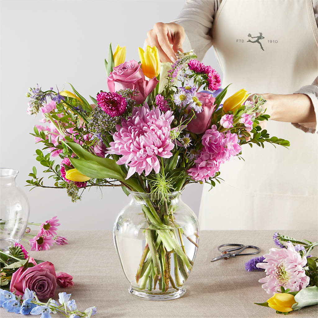 Pastel Tradition - A Florist Original – BROWN'S FLOWERS & GIFTS, Fircrest WA