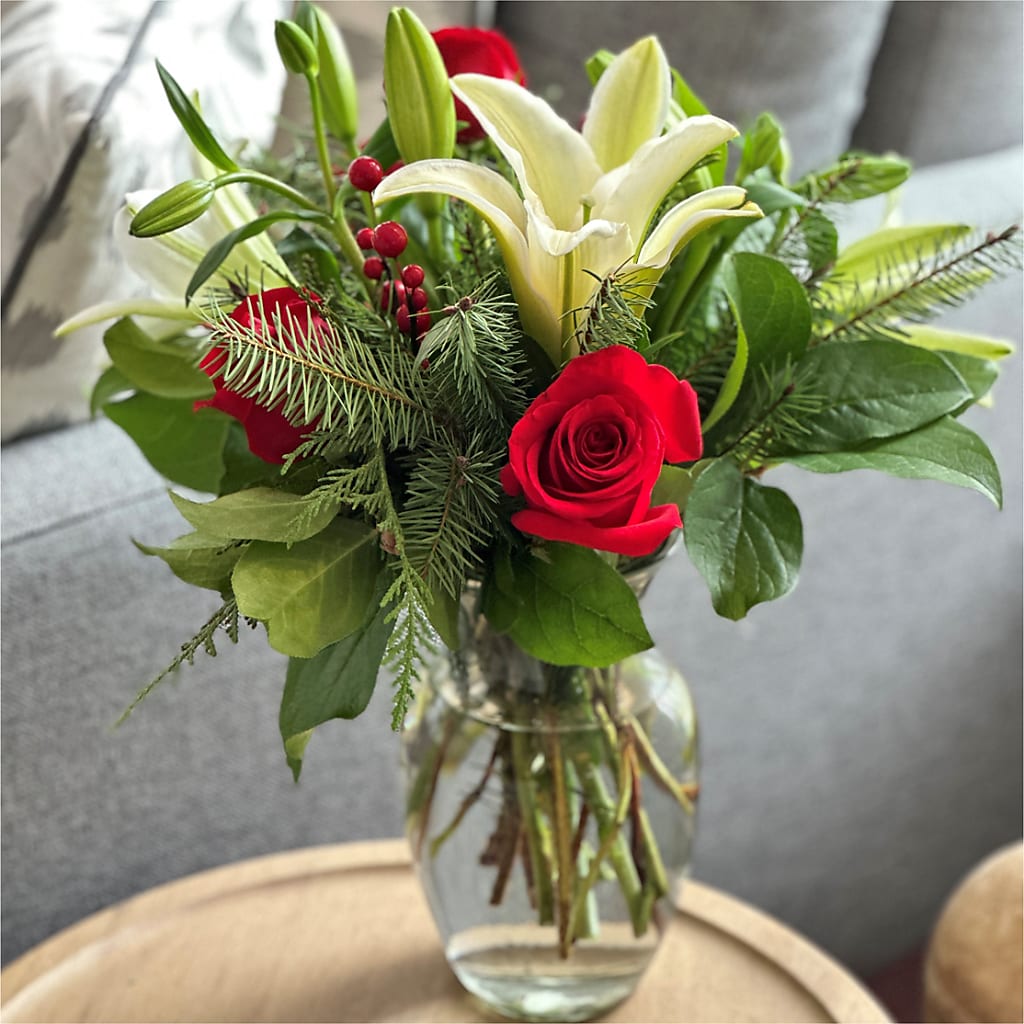 Sparkling Snowflakes Bouquet – BROWN'S FLOWERS & GIFTS, Fircrest WA