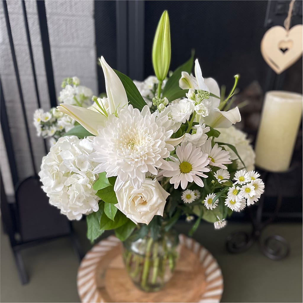 Classic Ivory – A Florist Original – BROWN'S FLOWERS & GIFTS, Fircrest WA