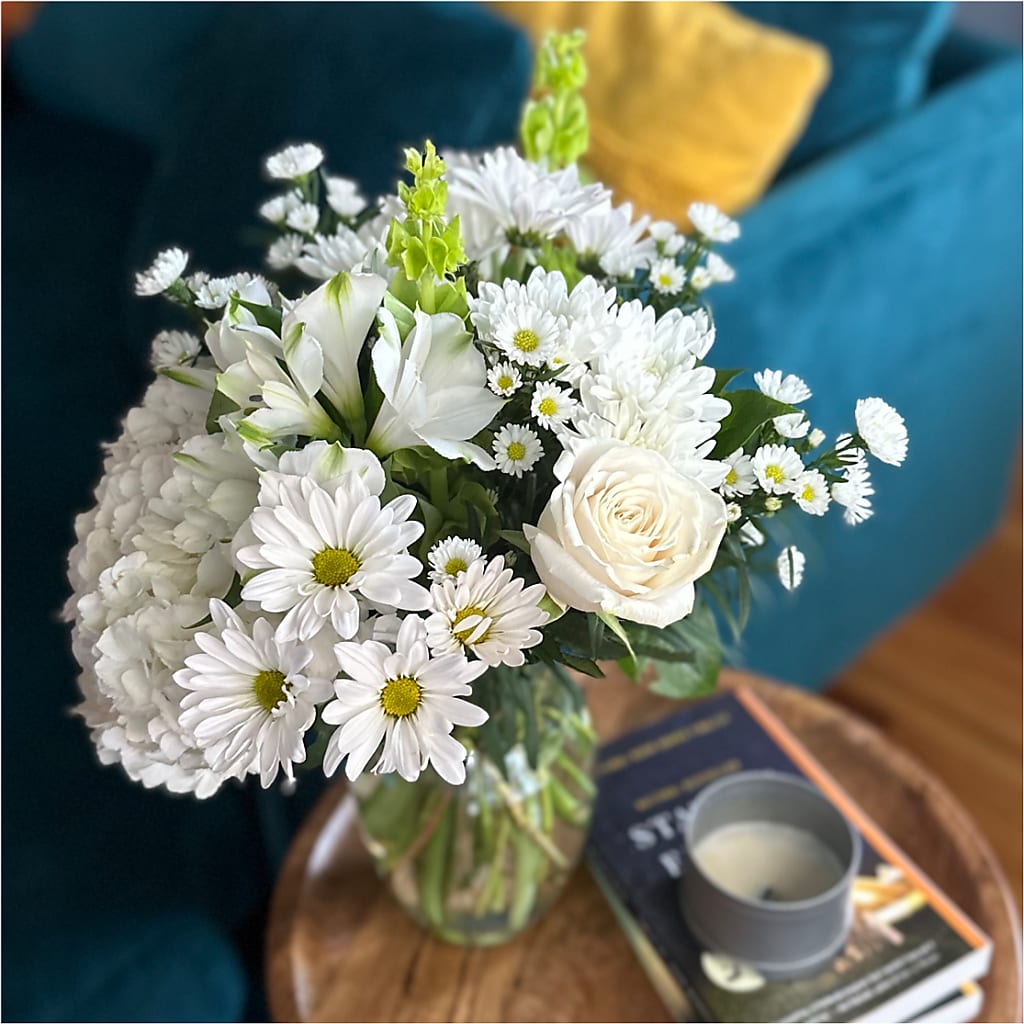 Classic Ivory – A Florist Original – BROWN'S FLOWERS & GIFTS, Fircrest WA
