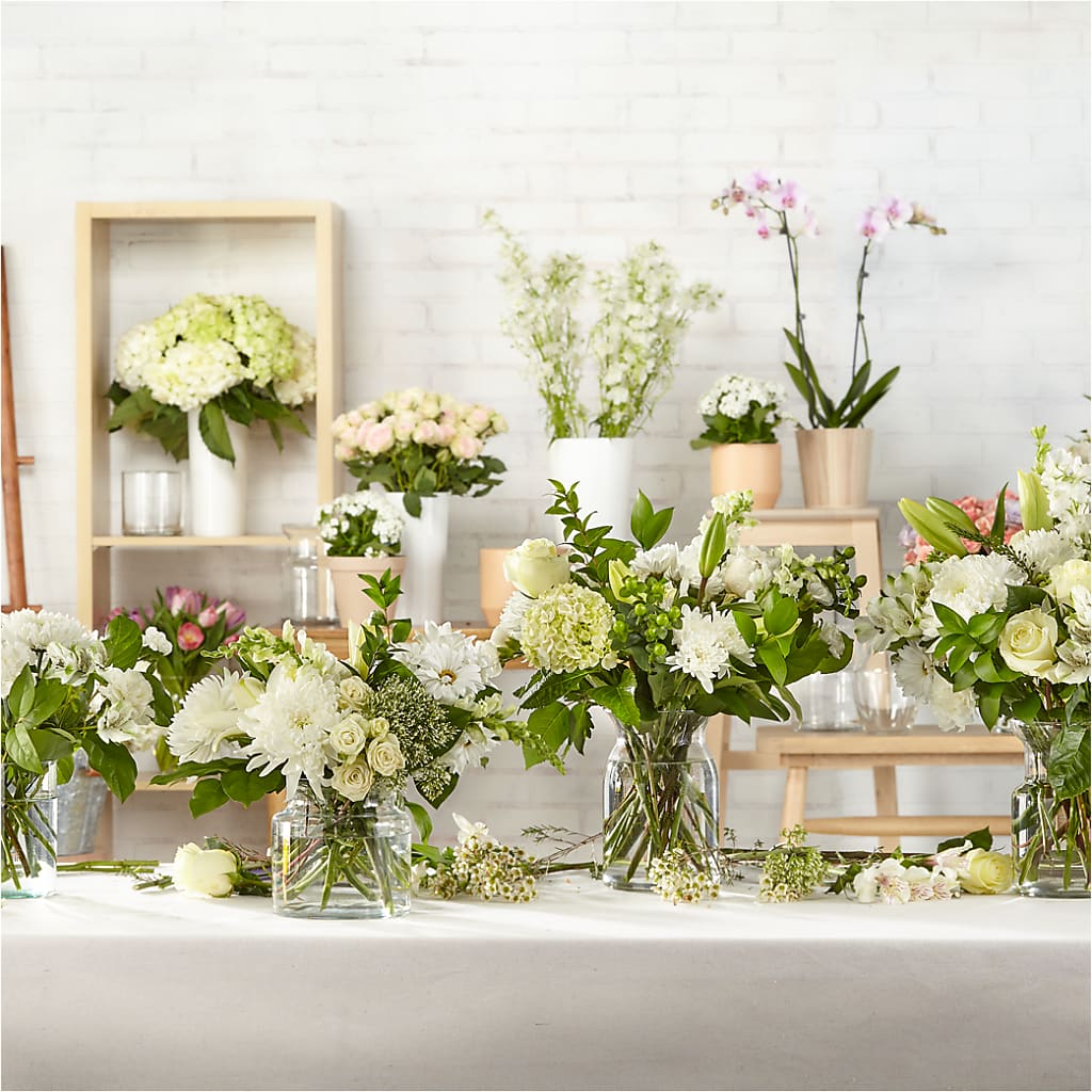Classic Ivory – A Florist Original – BROWN'S FLOWERS & GIFTS, Fircrest WA