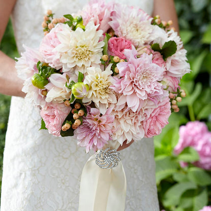 Heart's Promise Bouquet – BROWN'S FLOWERS & GIFTS, Fircrest WA