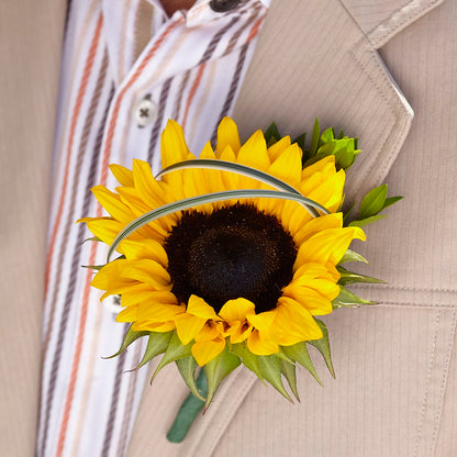 Free Spirit Boutonniere – BROWN'S FLOWERS & GIFTS, Fircrest WA