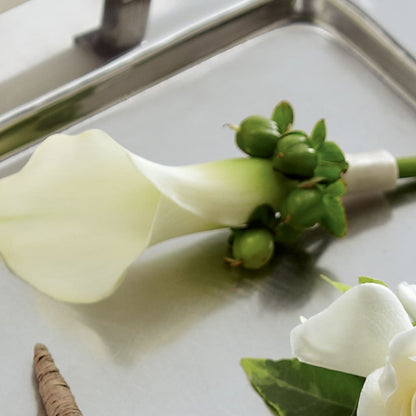 White Calla Boutonniere – BROWN'S FLOWERS & GIFTS, Fircrest WA